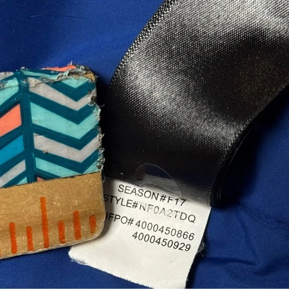 The North Face 550 Down Insulated Parka Jacket Women Large Blue Full Zip Pockets - Picture 11 of 14